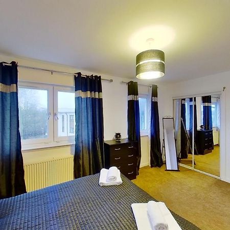 Orange Town House - Shaw Road, Only 6 Minutes To City Centre Абърдийн Екстериор снимка