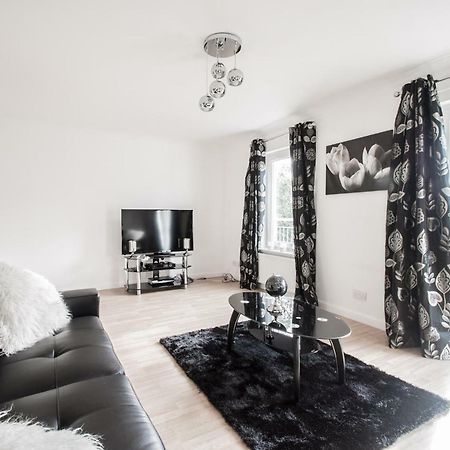 Orange Town House - Shaw Road, Only 6 Minutes To City Centre Абърдийн Екстериор снимка