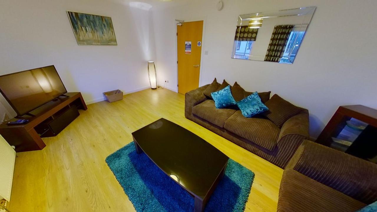 Orange Town House - Shaw Road, Only 6 Minutes To City Centre Абърдийн Екстериор снимка