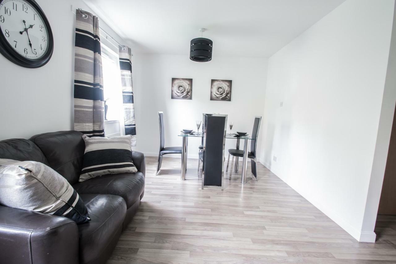 Orange Town House - Shaw Road, Only 6 Minutes To City Centre Абърдийн Екстериор снимка