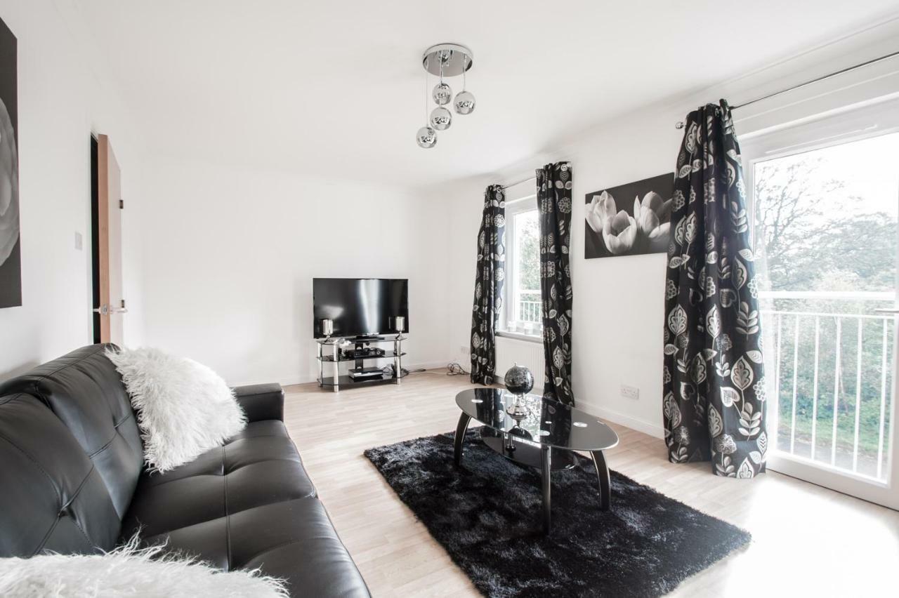 Orange Town House - Shaw Road, Only 6 Minutes To City Centre Абърдийн Екстериор снимка