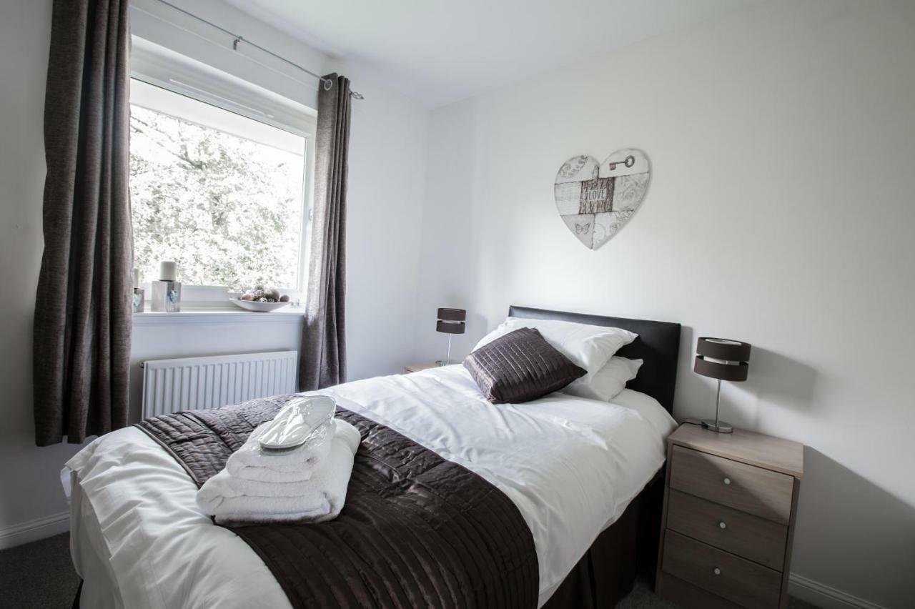 Orange Town House - Shaw Road, Only 6 Minutes To City Centre Абърдийн Екстериор снимка