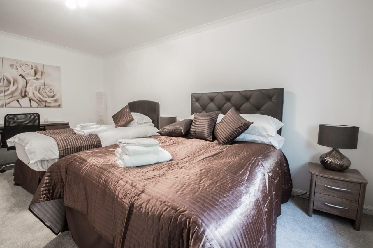 Orange Town House - Shaw Road, Only 6 Minutes To City Centre Абърдийн Екстериор снимка