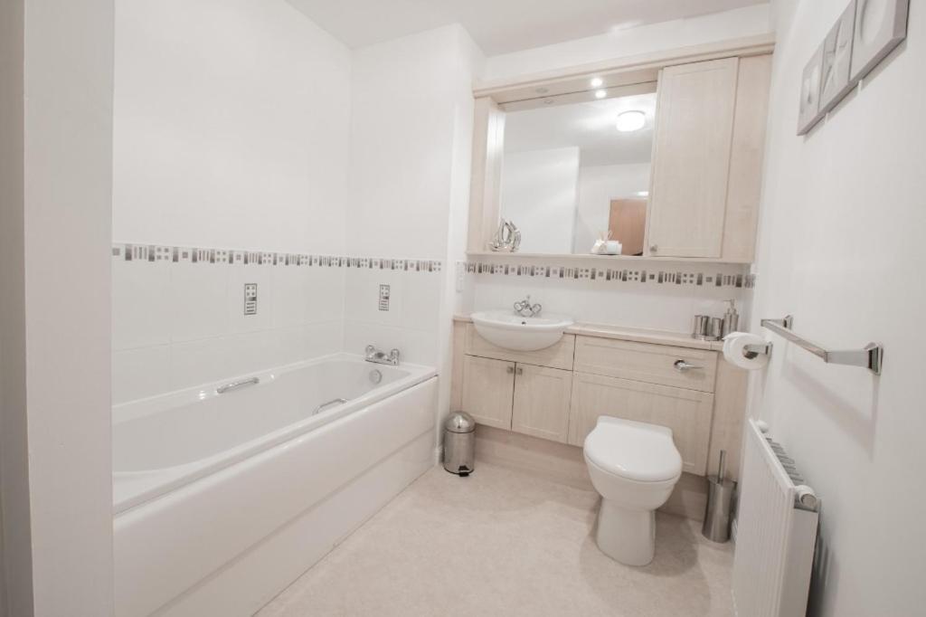Orange Town House - Shaw Road, Only 6 Minutes To City Centre Абърдийн Екстериор снимка